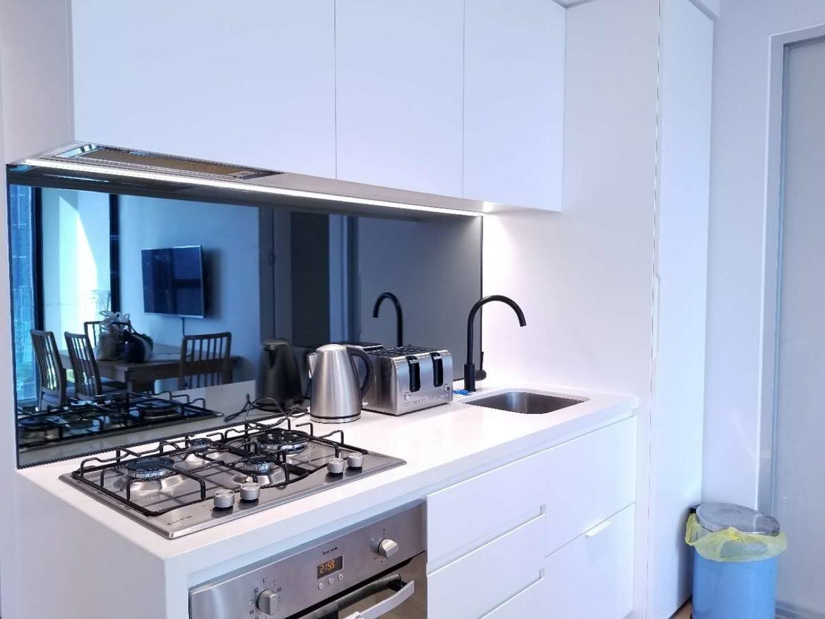 Light Tower Apartment Мелбърн Екстериор снимка